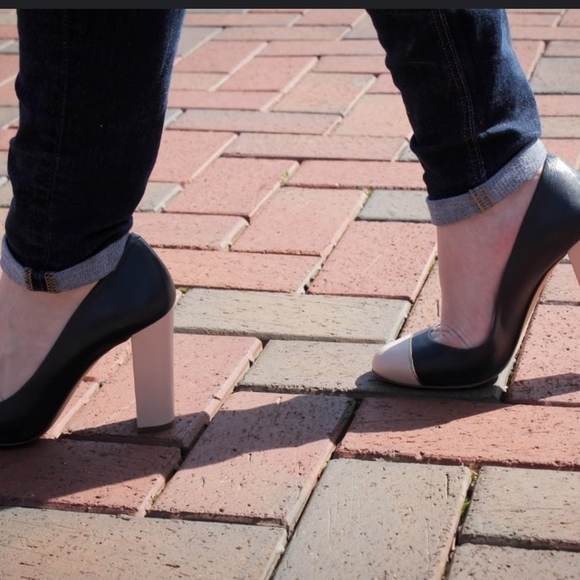 J. Crew Women's Navy and Cream Heels - Picture 2 of 10